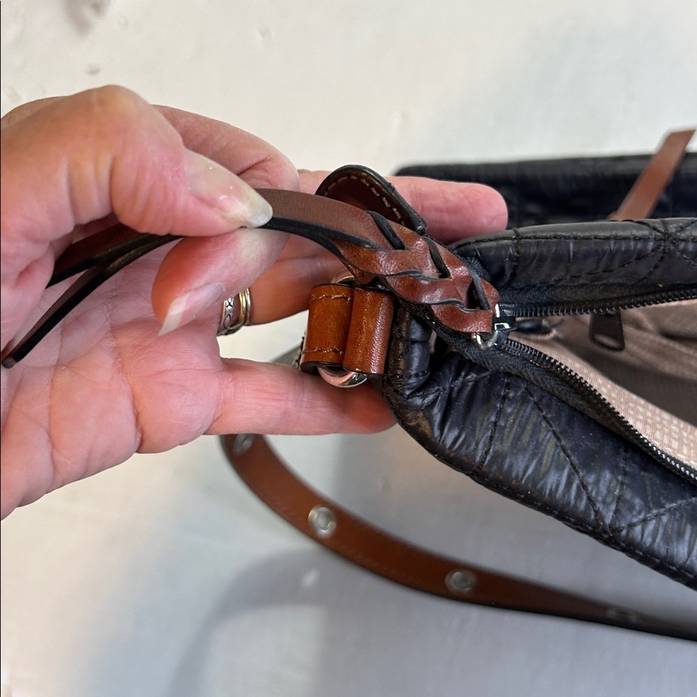 BRIGHTON BLACK QULTED PARACHUTE NYLON BROWN LEATHER CROSSBODY BAG - Picture 9 of 16